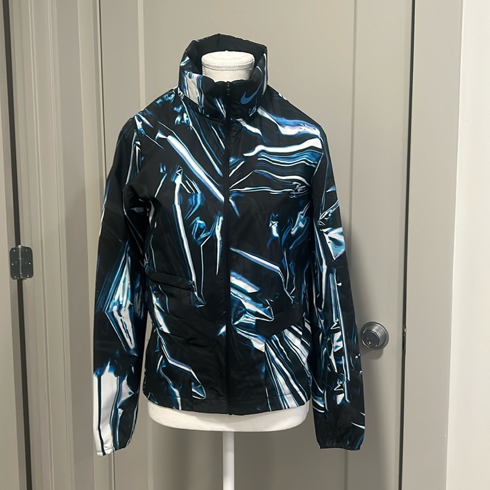 Nike shield running jacket women’s size XS